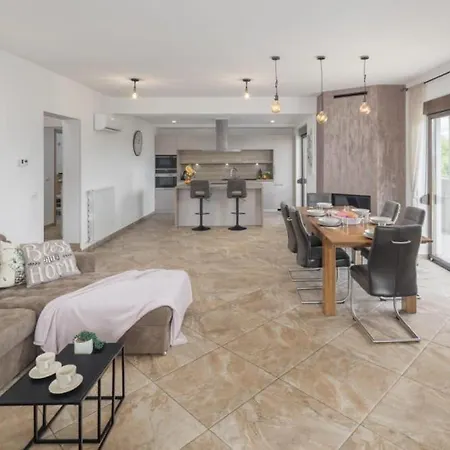 Palazzon By Guide ヴィラ *